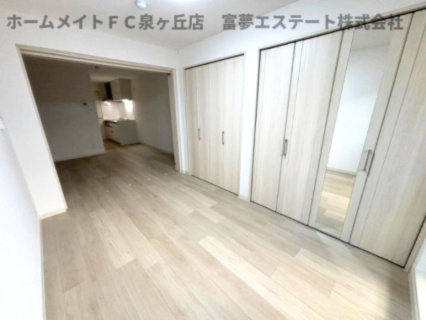 【居間・リビング】 | フォレストクリエオーレ高師浜 | ※イメージ　反転タイプのお部屋の写真