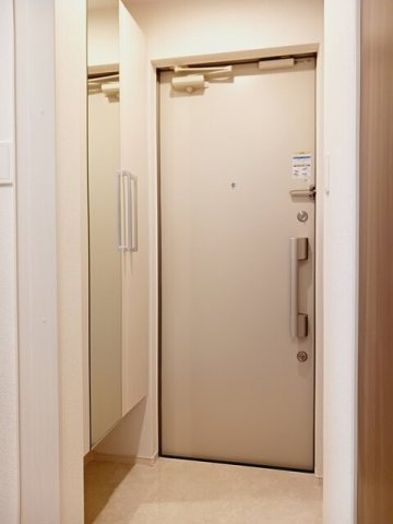 ヒカルサ北坂戸の玄関