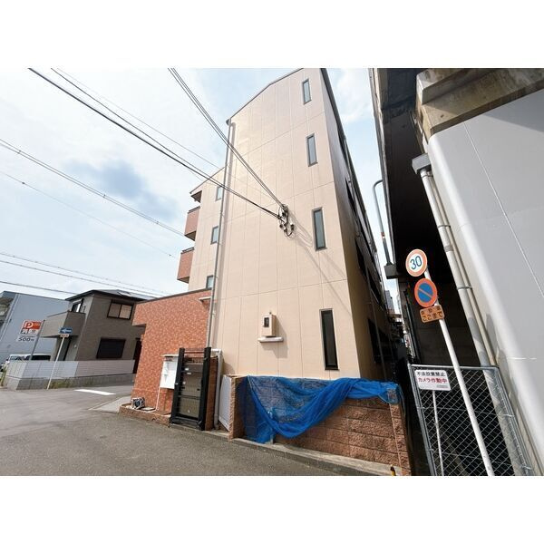 メルベーユ高井田の外観