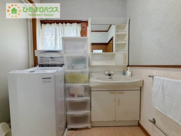 日立市高鈴町4丁目　中古戸建の独立洗面台|シンプルで使い勝手の良い独立洗面台！