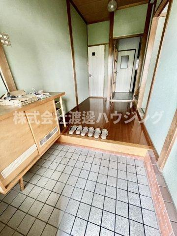 元町2丁目貸家の玄関