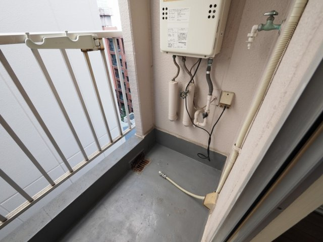 大阪市中央区島之内１丁目の賃貸マンションのバルコニー