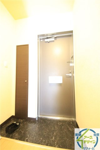 パインルージュ南貴崎の玄関|※類似写真