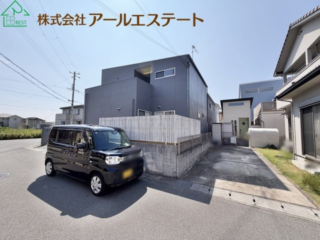 姫路市継　　中古戸建の前面道路含む現地写真