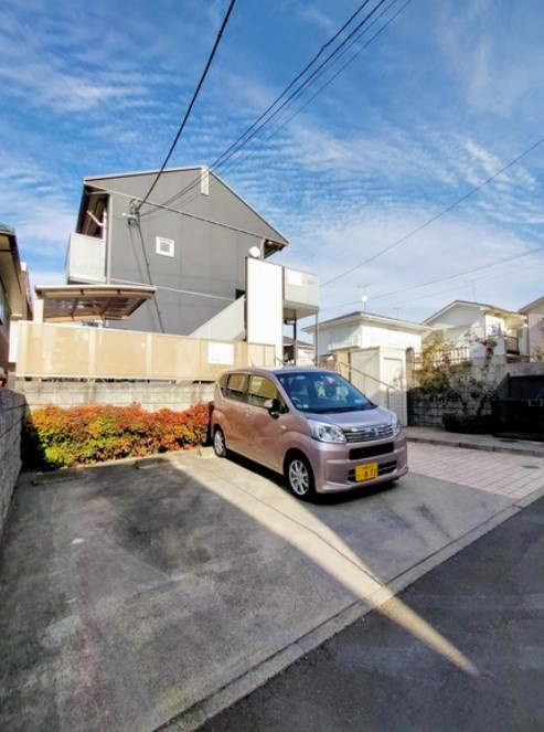 サンノールの駐車場