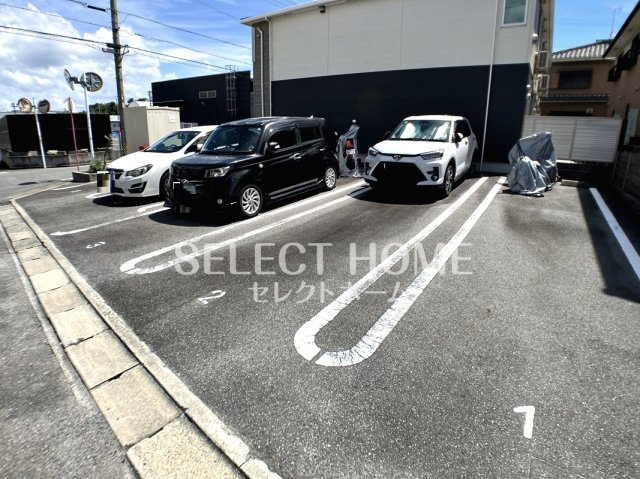【駐車場】 | ピュアハイム | 駐車場があります
