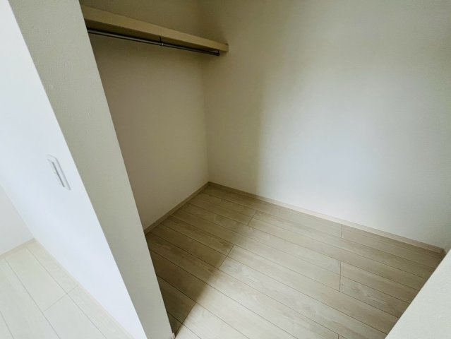 栃木市大平町富田　第１期　全8邸の収納|〇２号棟　ウォークインクローゼット〇
ハンガーラック付き！枕棚にはバッグなどの小物類を収納できます。
2026年8月撮影