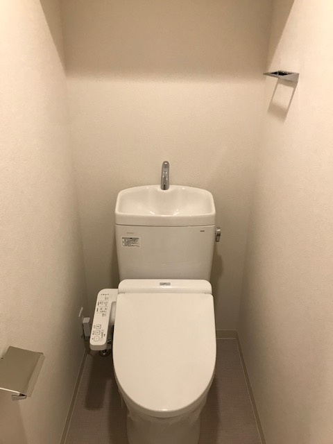 プレサンスジェネ浅草WESTのトイレ