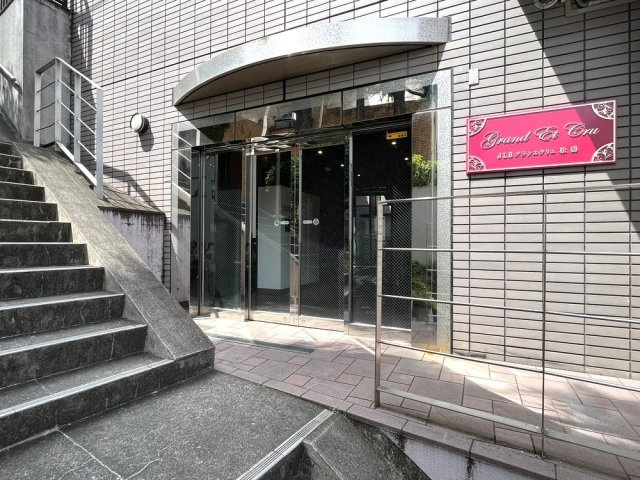 ＪＬＢグランエクリュ松濤のエントランス