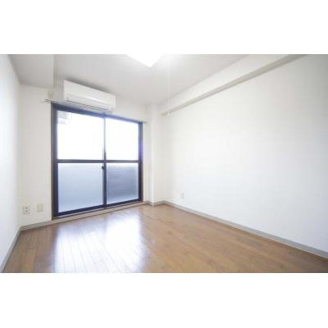 フォレスタ御苑前の居間・リビング|※写真は同タイプ住戸です。