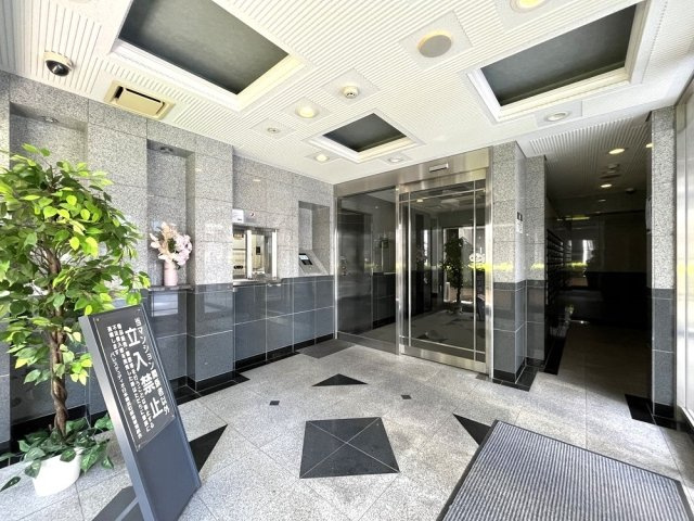 パレステュディオ日本橋浜町駅前のロビー
