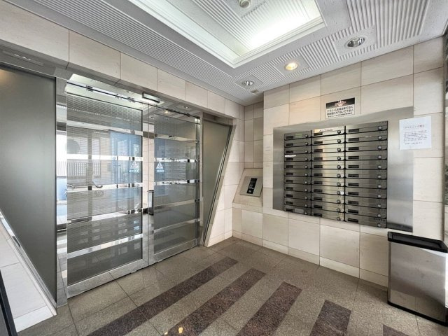 菱和パレス渋谷西壱番館のエントランス