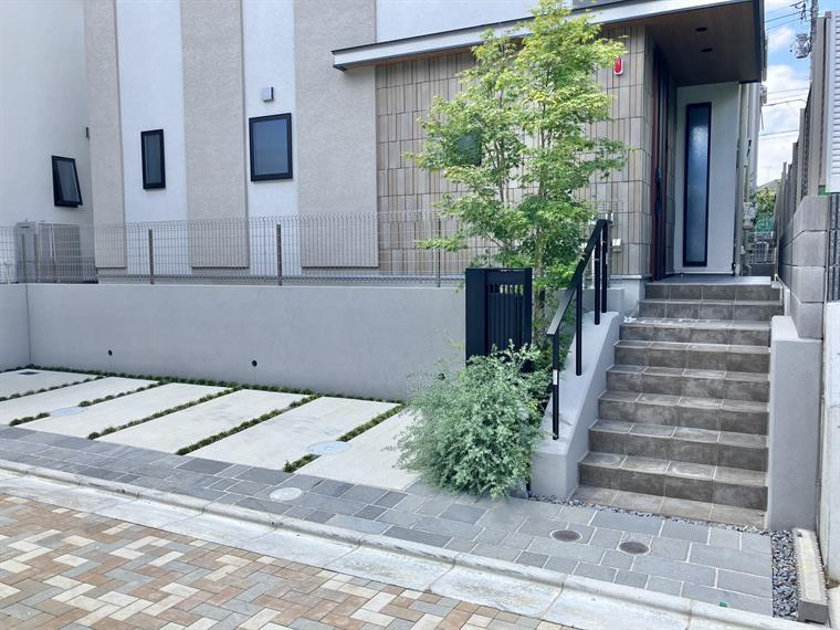 桜上水戸建のエントランス