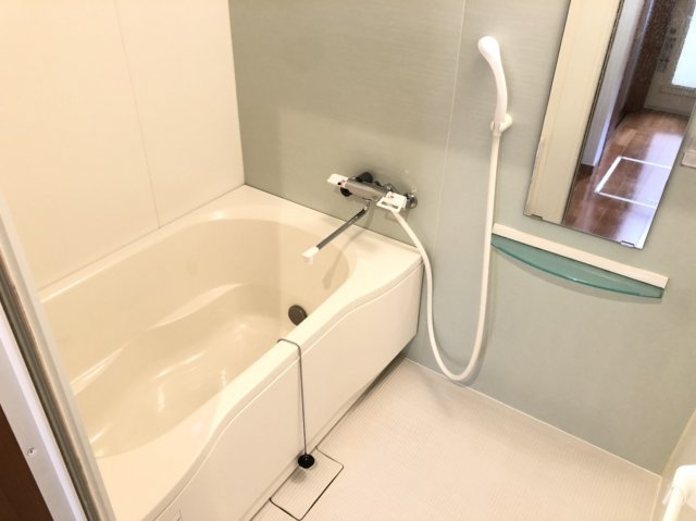 プチメゾン三茶の浴室
