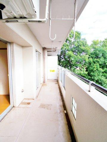 コーポレート小金井梶野通り２号棟のバルコニー