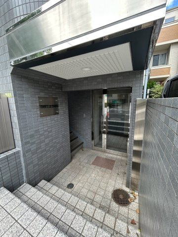 TRTエクセルのエントランス