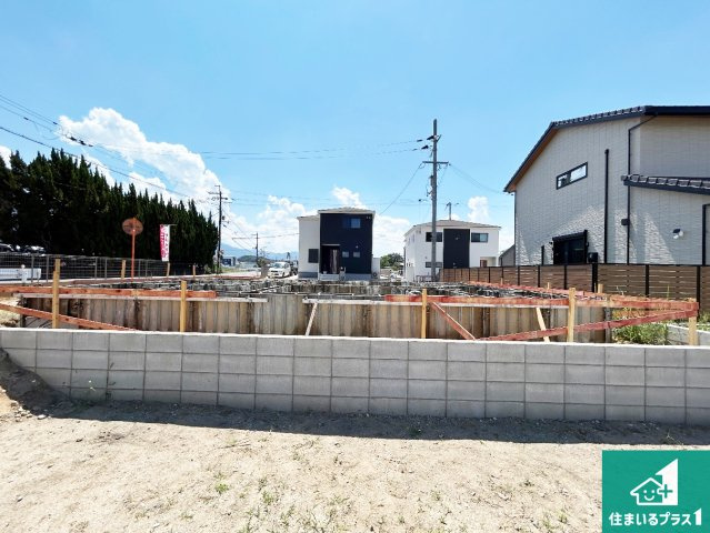 ●12(土)13(日)現地説明会！　桜井市草川　全3邸の外観|現在はこんな感じです。完成までが待ち遠しいですね。