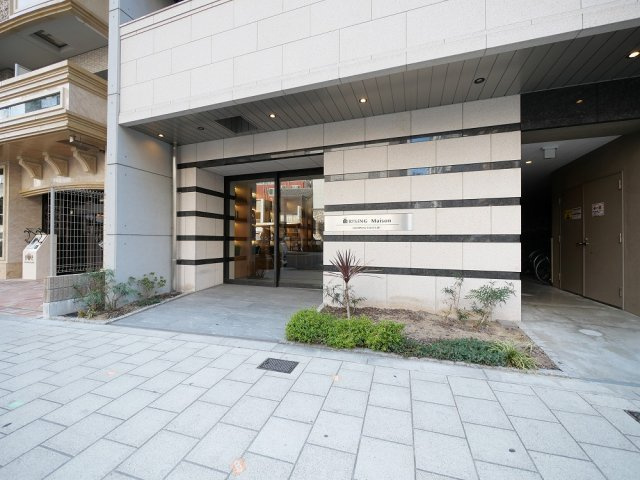大阪市中央区本町橋の賃貸マンションのエントランス