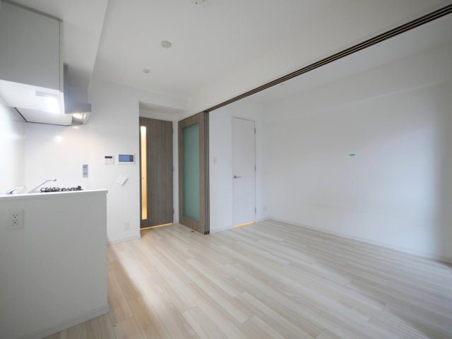 大阪市中央区本町橋の賃貸マンションの居間・リビング