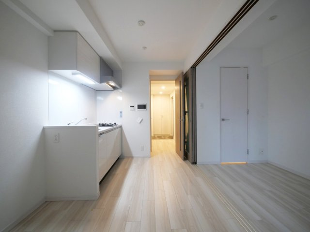 大阪市中央区本町橋の賃貸マンションの居間・リビング