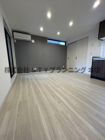仲介手数料0円！	プリシェール中小田井の居間・リビング