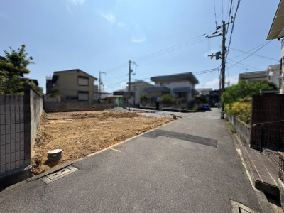 【前面道路含む現地写真】 | 日置荘原寺町　新築分譲住宅　全２区画 | トイレ１階と２階の２ヶ所あります！忙しい朝や家族の多いご家庭も安心ですね♪