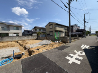 【前面道路含む現地写真】 | 日置荘原寺町　新築分譲住宅　全２区画 | 【南向き・角地区画あります！日当り良好】たっぷりの陽光に包まれる明るい住まいに気持ちも明るくなりますね♪
