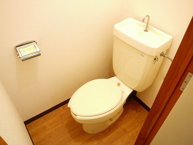 富士ハイツ筒井のトイレ|落ち着いたトイレです