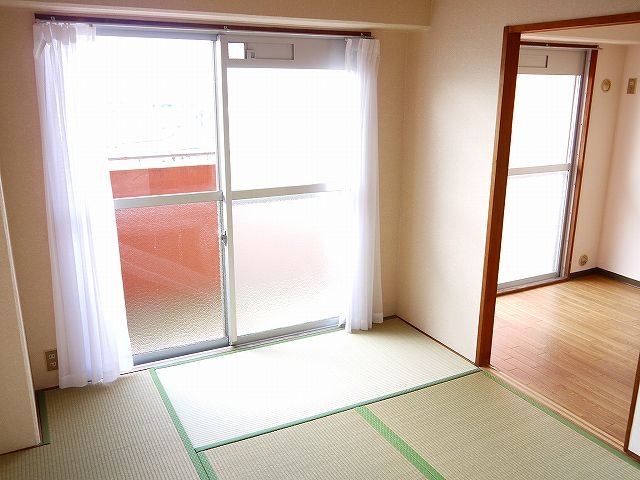 富士ハイツ筒井の和室|落ち着いた雰囲気の和室付きです