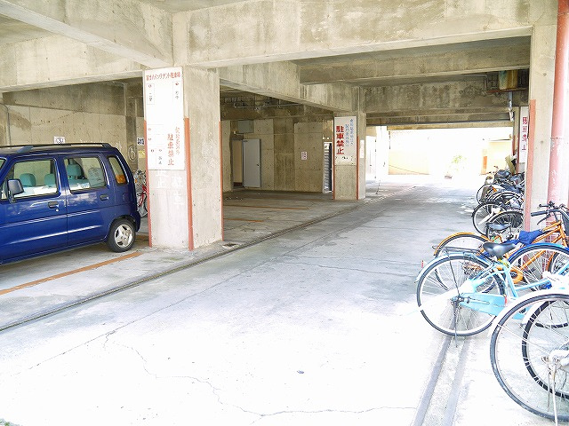 富士ハイツ筒井の駐車場|駐車場があります