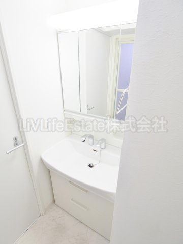 東村山市久米川町４丁目の賃貸マンションの洗面所