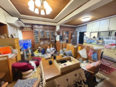 【居間・リビング】 | 甲州市塩山上於曽　5ＬＤＫ　バルコニー付