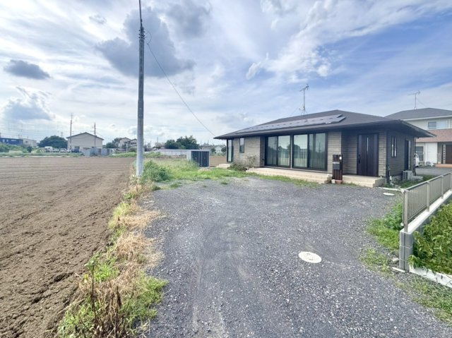 【中古戸建】太田市脇屋町の外観|■外観｜外構や植栽の計画次第で自分好みにアレンジできる余白があり、住みながら楽しめる住まいです♪