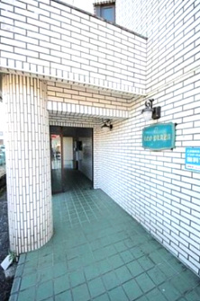 相模原市南区東林間２丁目の賃貸マンションのエントランス