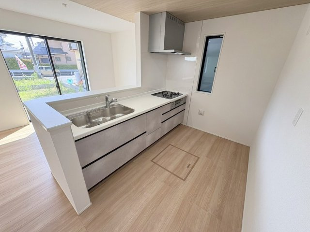 八潮市大字大瀬　新築戸建　全2棟　1号棟のキッチン|同施工会社の参考写真になります。