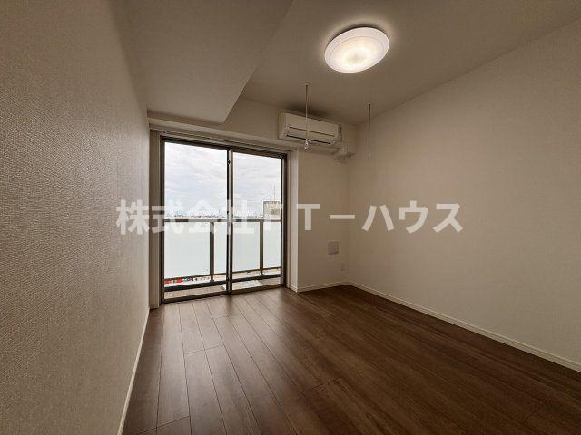 ケイディーエックスレジデンス原木中山の寝室