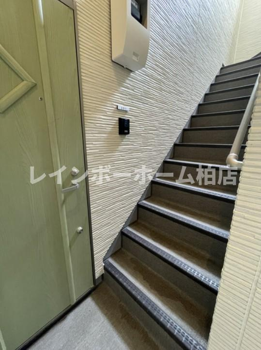 仲介手数料50％半額キャンペーン物件のその他共用部分|共用階段です