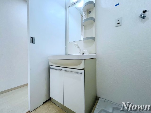 【独立洗面台】 | Gramercy Sakae | 独立洗面台で身支度をすべて済ませてしまいましょう