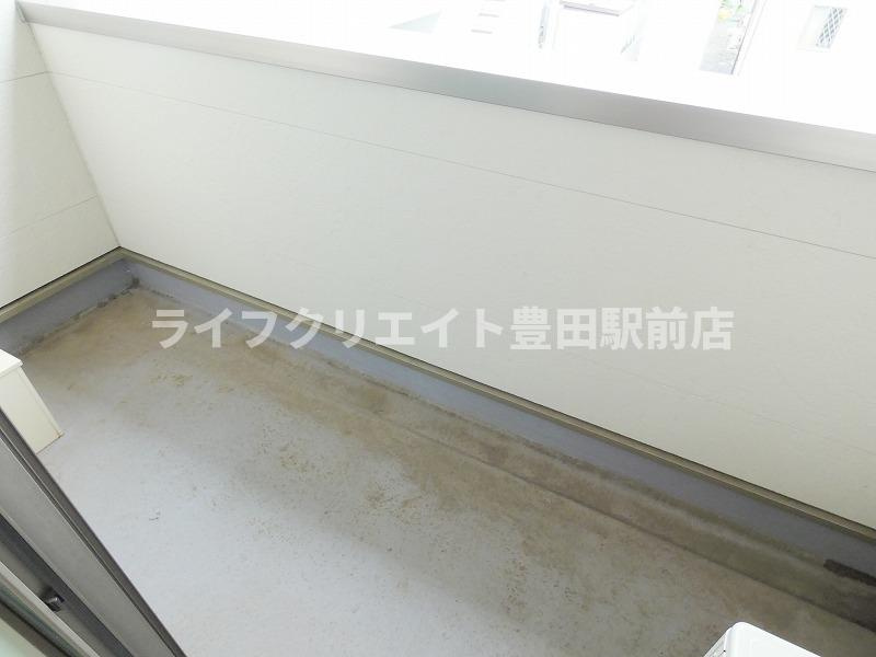 Rojuman Bonnurのバルコニー