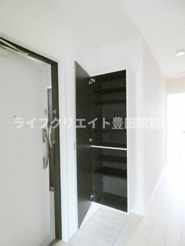 Rojuman Bonnurの玄関