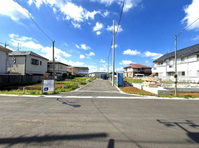 【外観】 | 【仲介手数料２１０万円～２４０万円が無料！】■価格６，４９０万円～７，３９０万円■４ＬＤＫ | 決算キャンペーン中！
家計応援サービスの限界に挑戦中！
詳細は「諸費用」欄をご確認下さい！
■８棟が販売中
■４ＬＤＫ
■６，４９０万円～７，３９０万円
■住宅性能評価６項目で最高評価
■ＺＥＨ水準