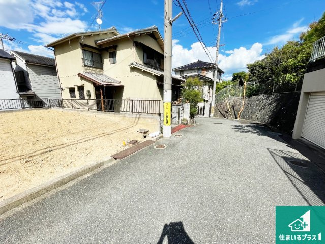 枚方市藤阪元町　第1期　新築一戸建ての前面道路含む現地写真|周辺は落ち着いた街並みの住宅地！子育てがしやすい住環境です！まだ未完成ですが、現地でしかわからない事もございます。是非一度ご覧ください。