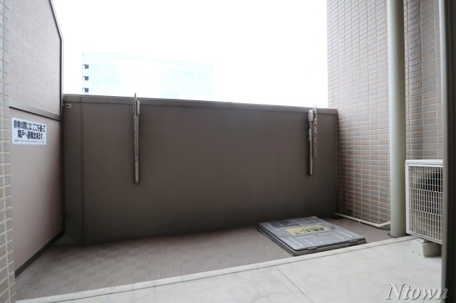 【バルコニー】 | Gramercy Shirakawa Koen | 陽当たり良好なバルコニーです