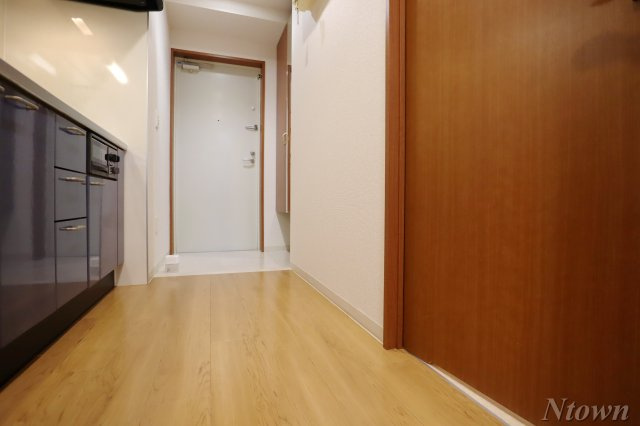 【玄関】 | Gramercy Shirakawa Koen | 明るい玄関です