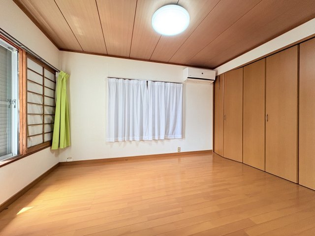神戸市垂水区神和台1丁目戸建の洋室