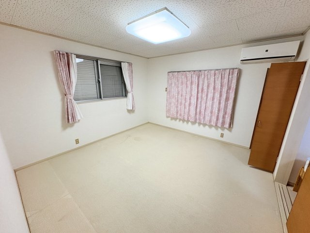 神戸市垂水区神和台1丁目戸建の洋室