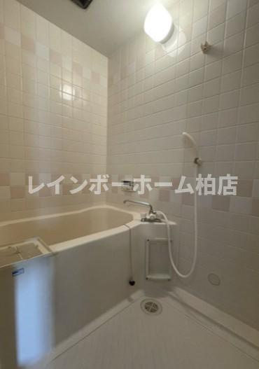仲介手数料50％半額キャンペーン物件の浴室|きれいなお風呂です