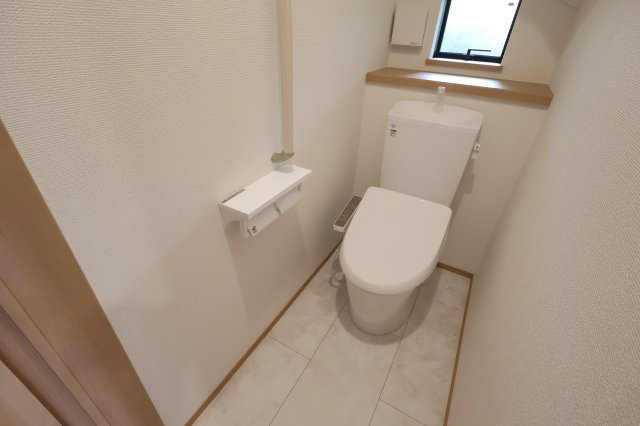 《仲介手数料無料》練馬区西大泉５丁目27-15新築一戸建てハートフルタウンのトイレ