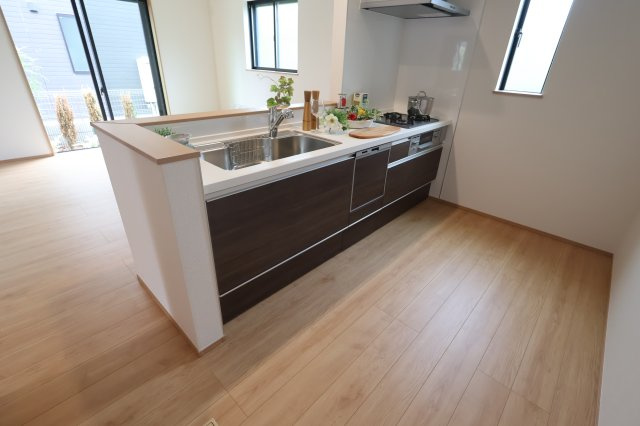 《仲介手数料無料》練馬区西大泉５丁目27-15新築一戸建てハートフルタウンのキッチン