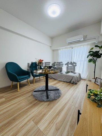 仲介手数料0円！	S-RESIDENCE堀田駅前futurの居間・リビング